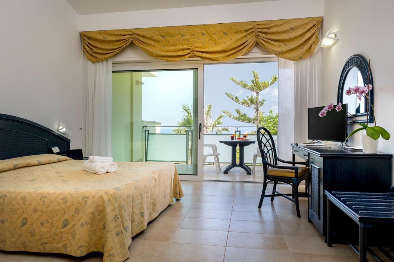 Hotel Villaggio Stromboli Santa Domenica  Exteriör bild